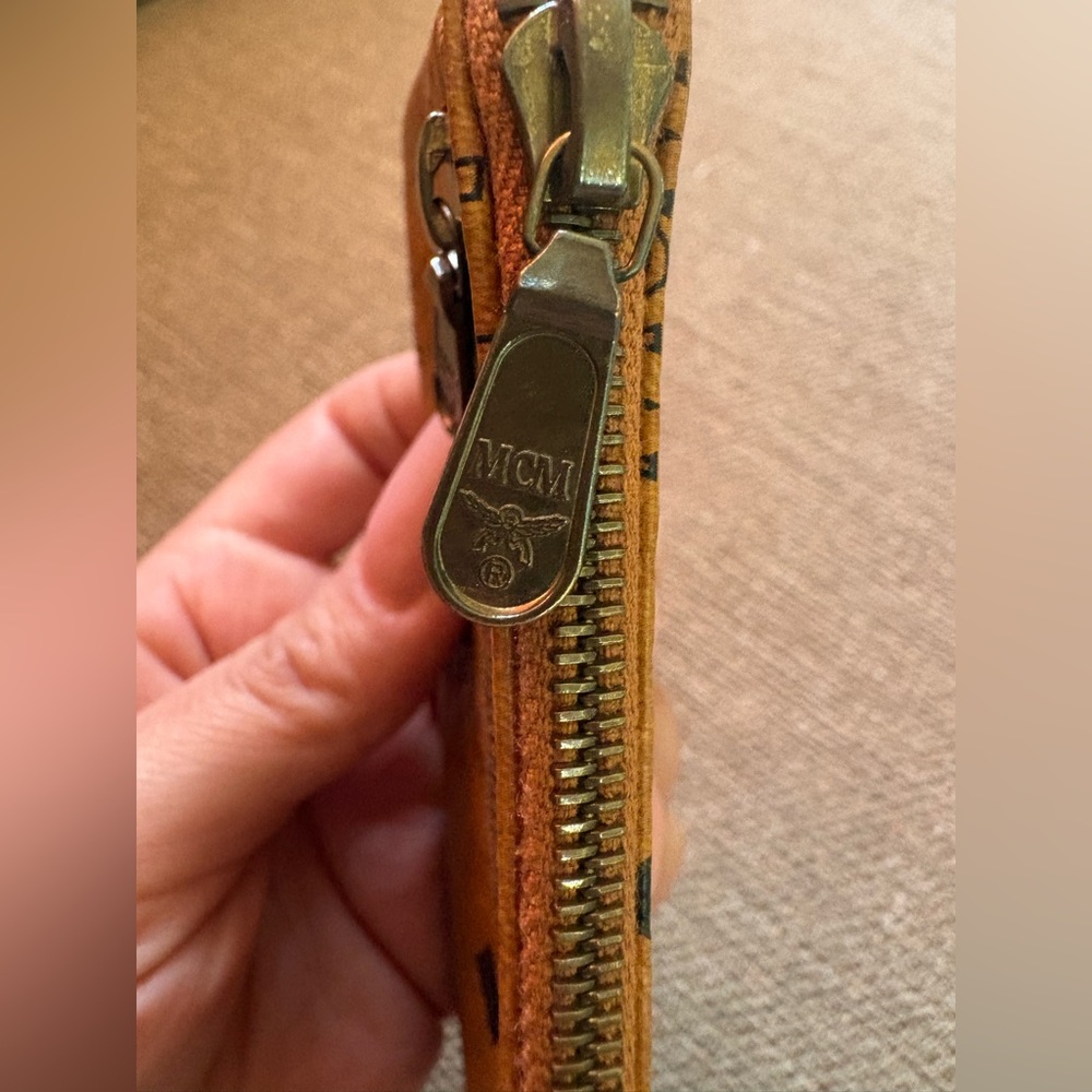 MCM Key Pouch - Picture 5 of 12